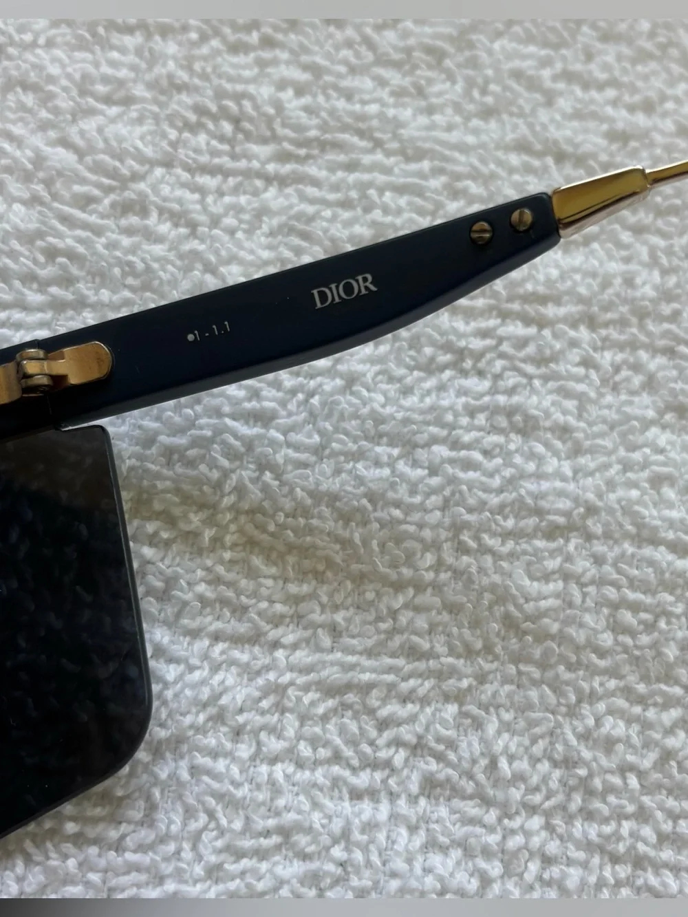 Dior none provided